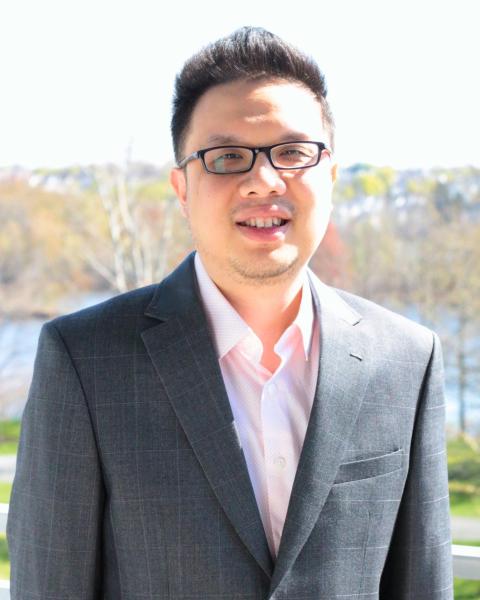 Headshot of Peter Jonatan