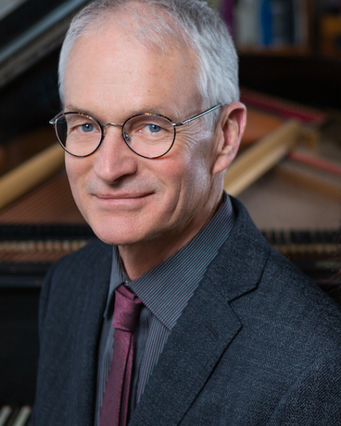 Headshot of Neil Olmstead