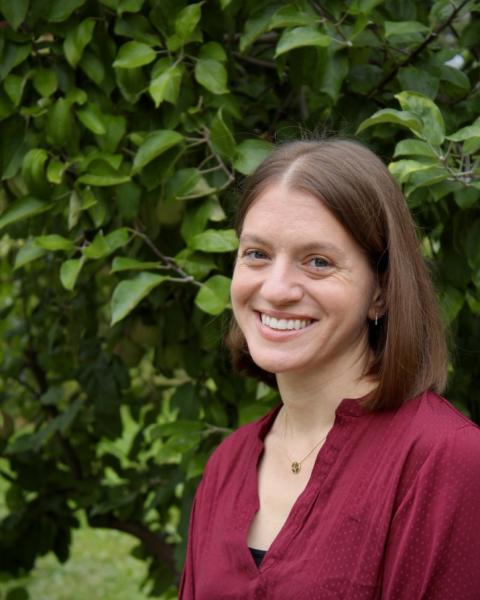 Headshot of Shannon Laine