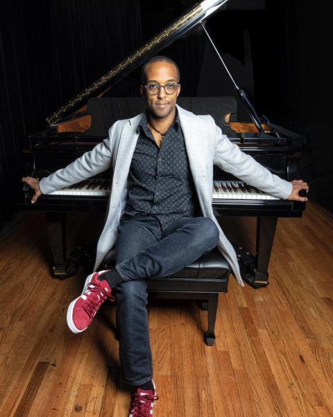 Kevin Harris at Piano