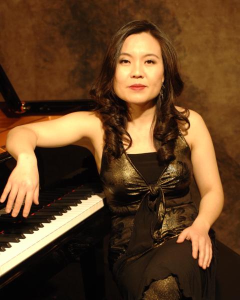 Hey Rim Jeon at piano