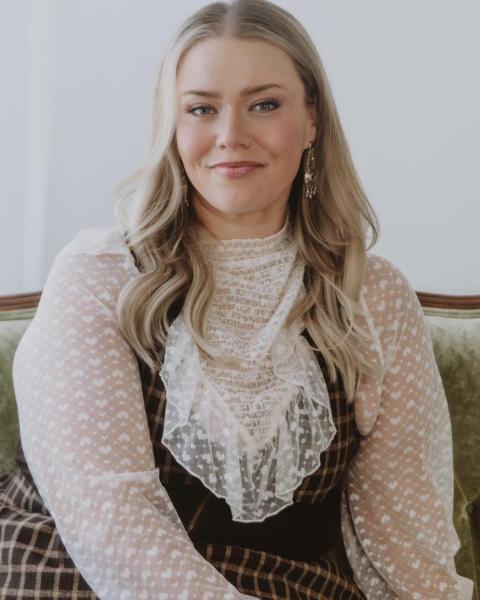 Isabeau Miller Image