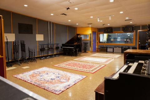 Studio B live room