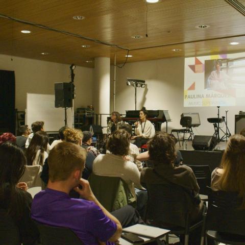 Paulina Márquez and Grace Puluczek at class